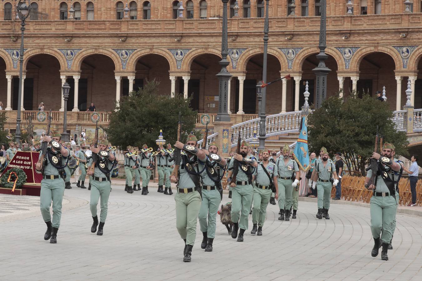 En imágenes, jura de bandera en la Plaza España