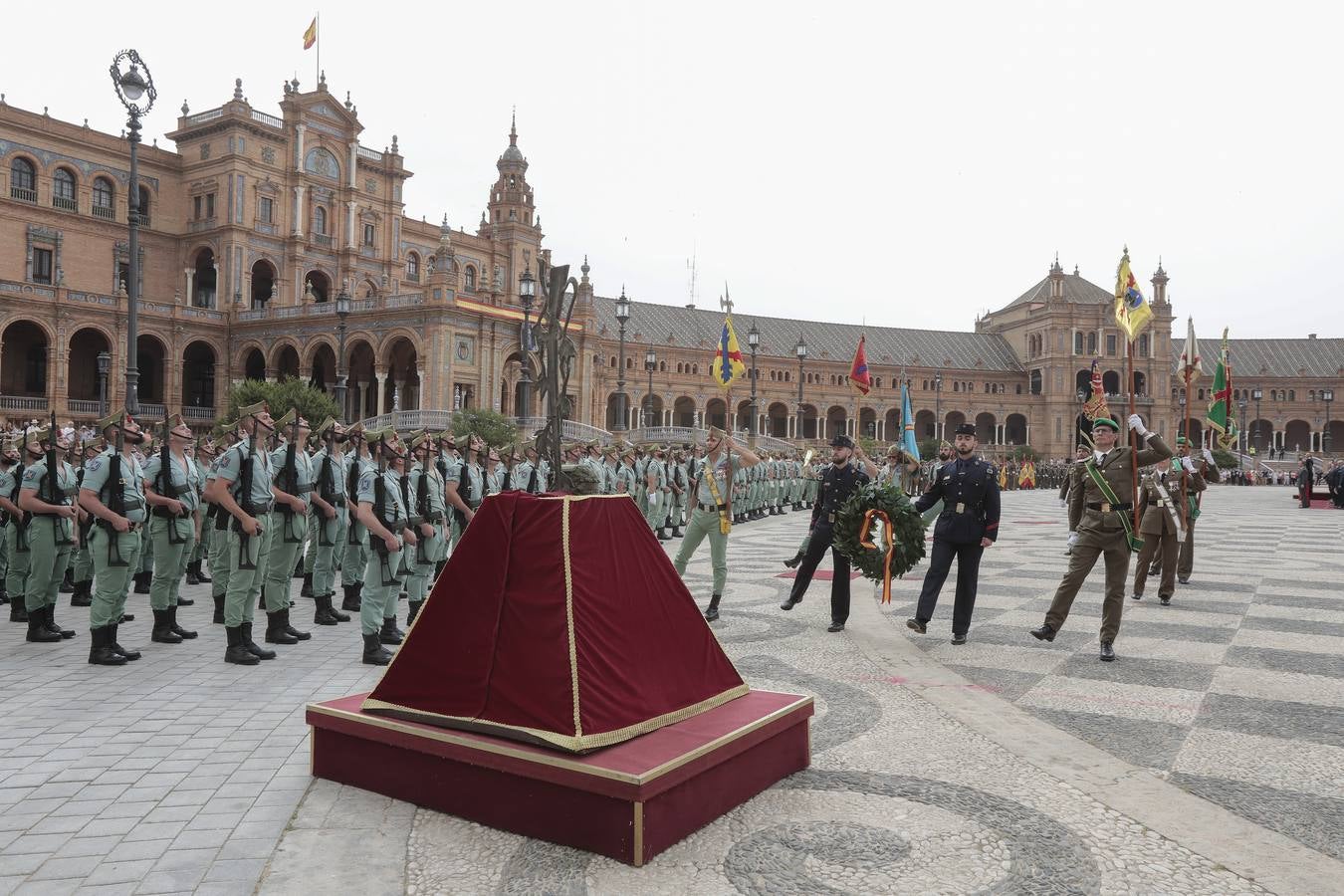 En imágenes, jura de bandera en la Plaza España