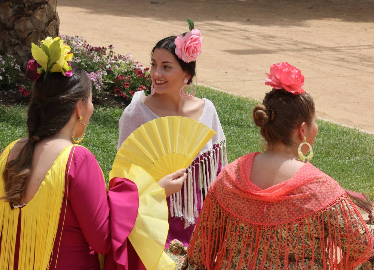 El ambiente en El Arenal del sábado de Feria de Córdoba, en imágenes