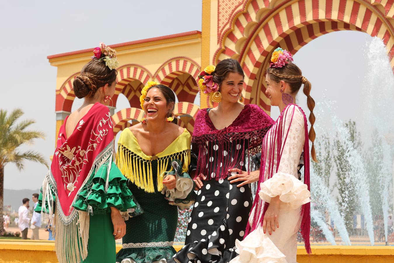 El ambiente en El Arenal del sábado de Feria de Córdoba, en imágenes