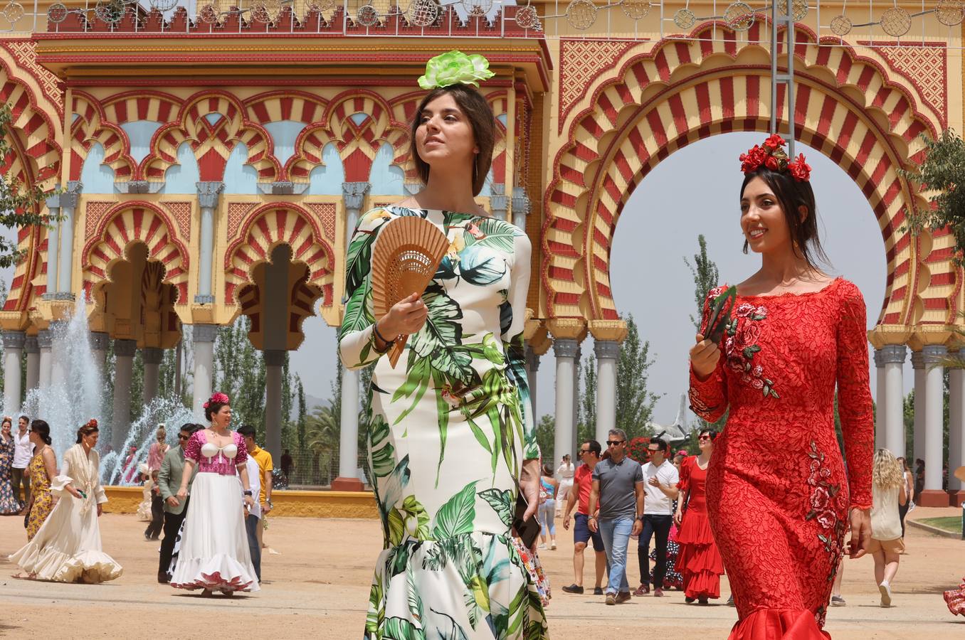 El ambiente en El Arenal del sábado de Feria de Córdoba, en imágenes