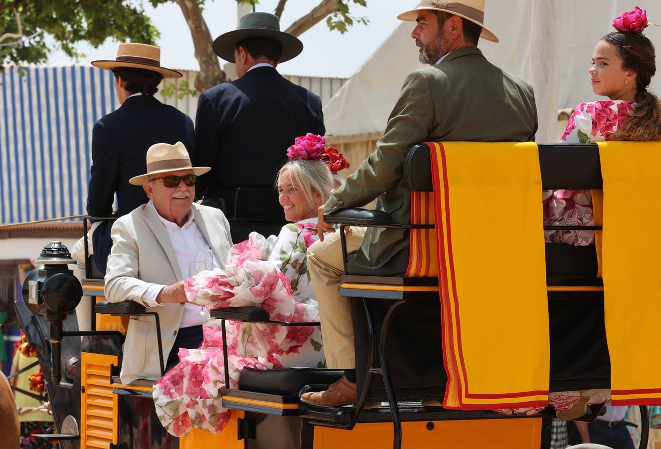 El ambiente en El Arenal del sábado de Feria de Córdoba, en imágenes