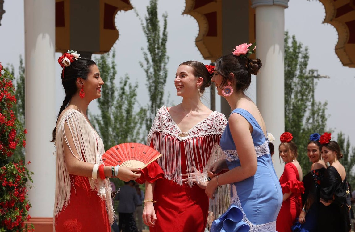El ambiente en El Arenal del sábado de Feria de Córdoba, en imágenes