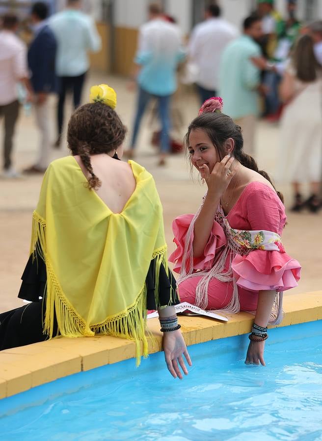 El ambiente en El Arenal del sábado de Feria de Córdoba, en imágenes