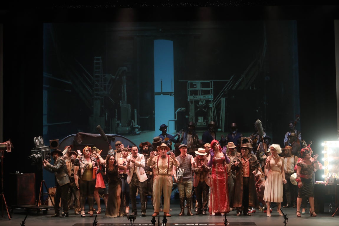 Fotos: coro &#039;La producción&#039; en el COAC 2022