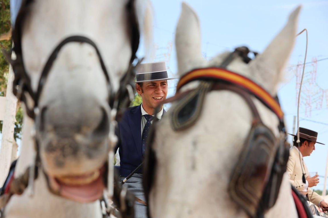 El familiar ambiente del domingo de Feria de Córdoba, en imágenes