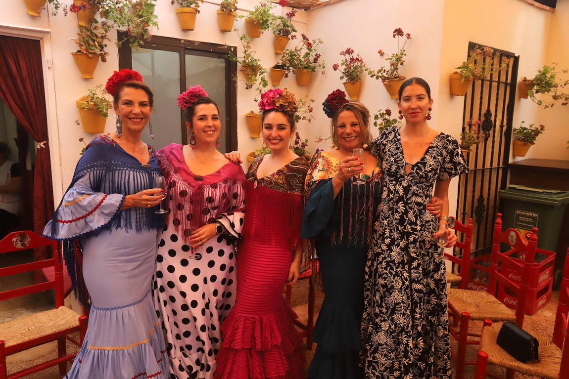 El espectacular ambiente en las casetas este domingo en la Feria de Córdoba, en imágenes