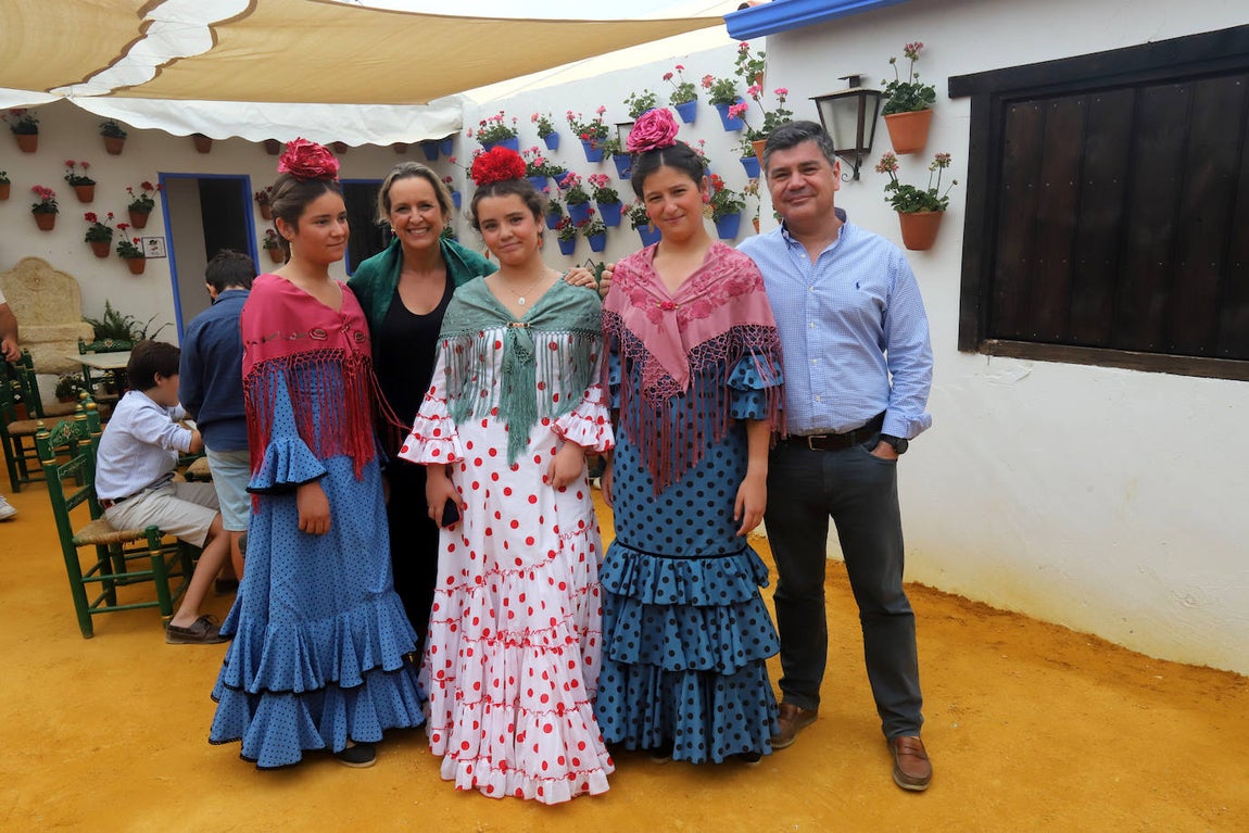 El espectacular ambiente en las casetas este domingo en la Feria de Córdoba, en imágenes