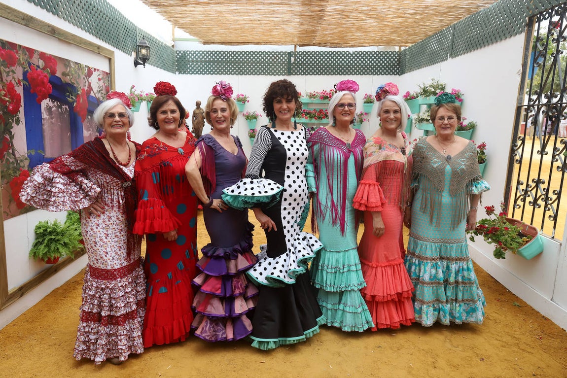 El espectacular ambiente en las casetas este domingo en la Feria de Córdoba, en imágenes