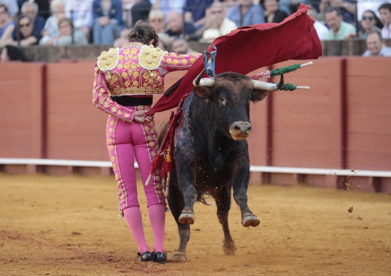 En imágenes, Isaac Fonseca impacta en su debut en Sevilla