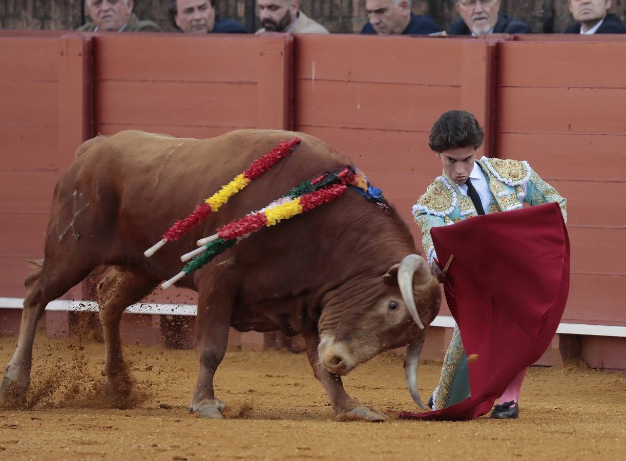 En imágenes, Isaac Fonseca impacta en su debut en Sevilla