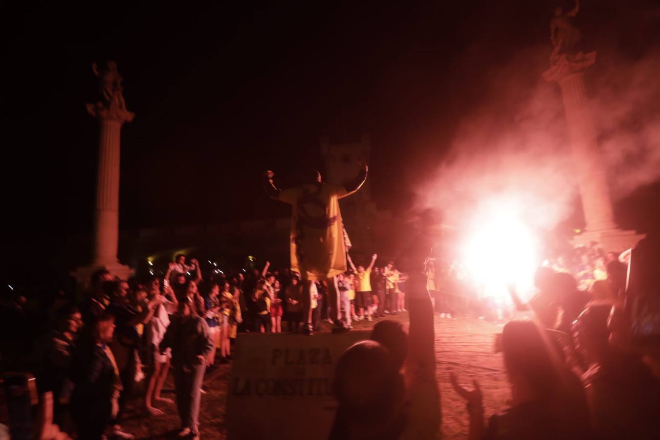 GALERIA: Fotos de la celebración de la afición cadista por la permanencia del Cádiz CF