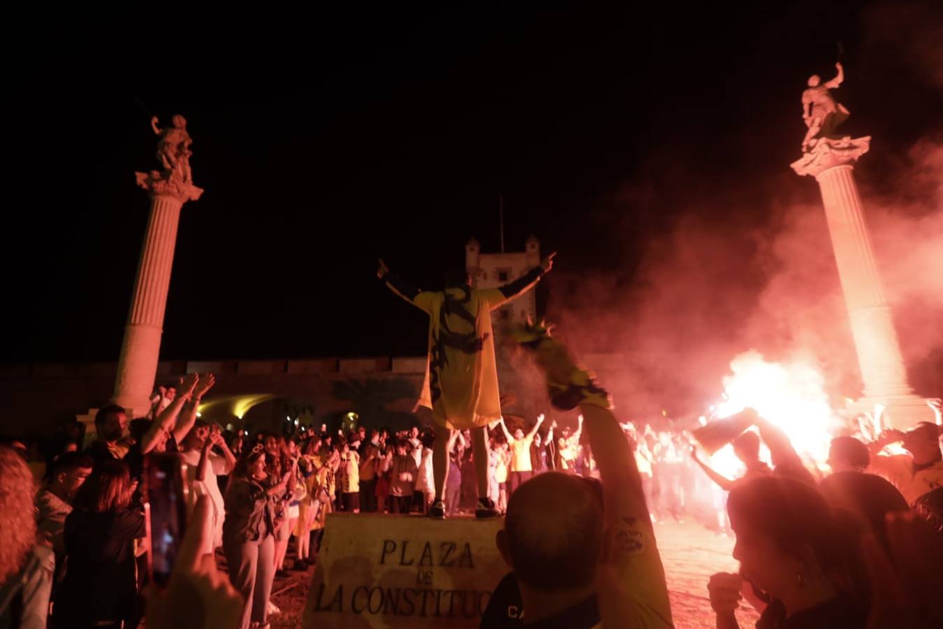 GALERIA: Fotos de la celebración de la afición cadista por la permanencia del Cádiz CF