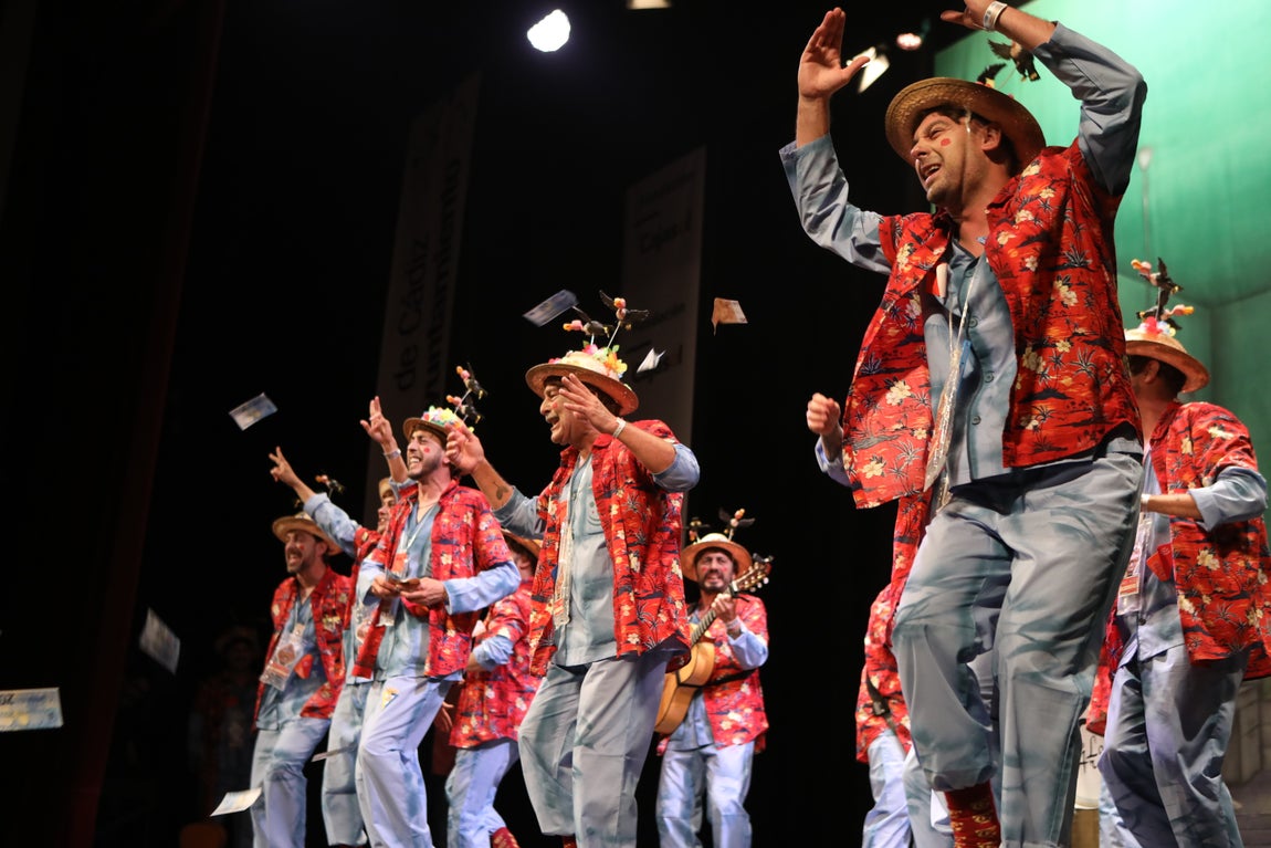 Fotos: chirigota &#039;A vivir que son dos días&#039; en el COAC 2022