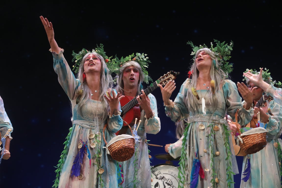 Fotos: comparsa &#039;La creadora&#039; en el COAC 2022