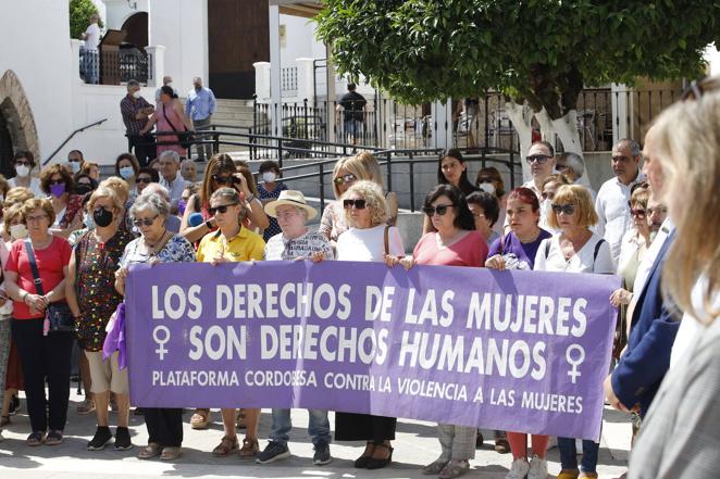 La conmoción en Montemayor por el asesinato de una joven, en imágenes