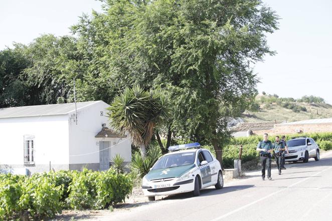 La conmoción en Montemayor por el asesinato de una joven, en imágenes