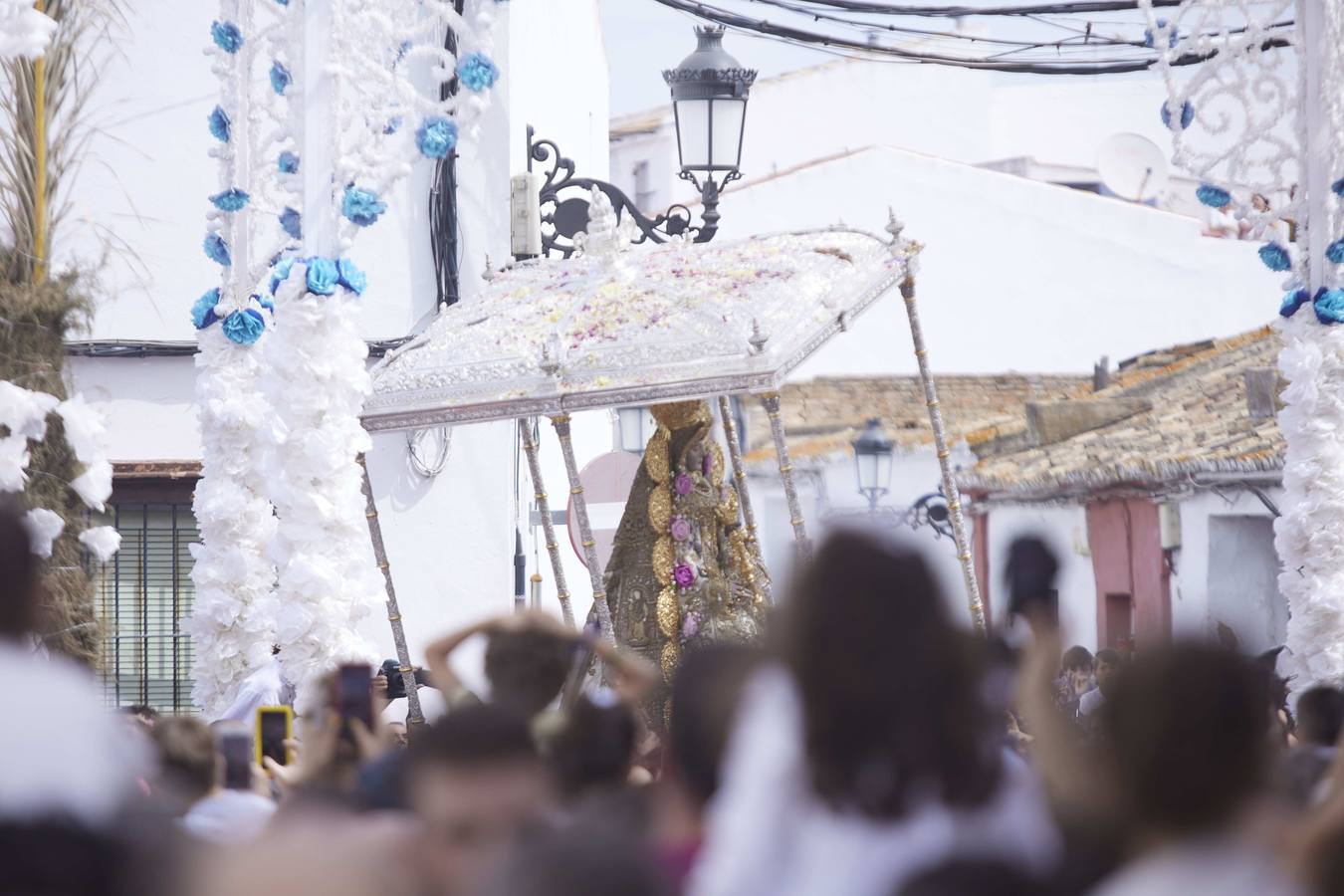 La Reina de Almonte vuelve a la calle, en imágenes