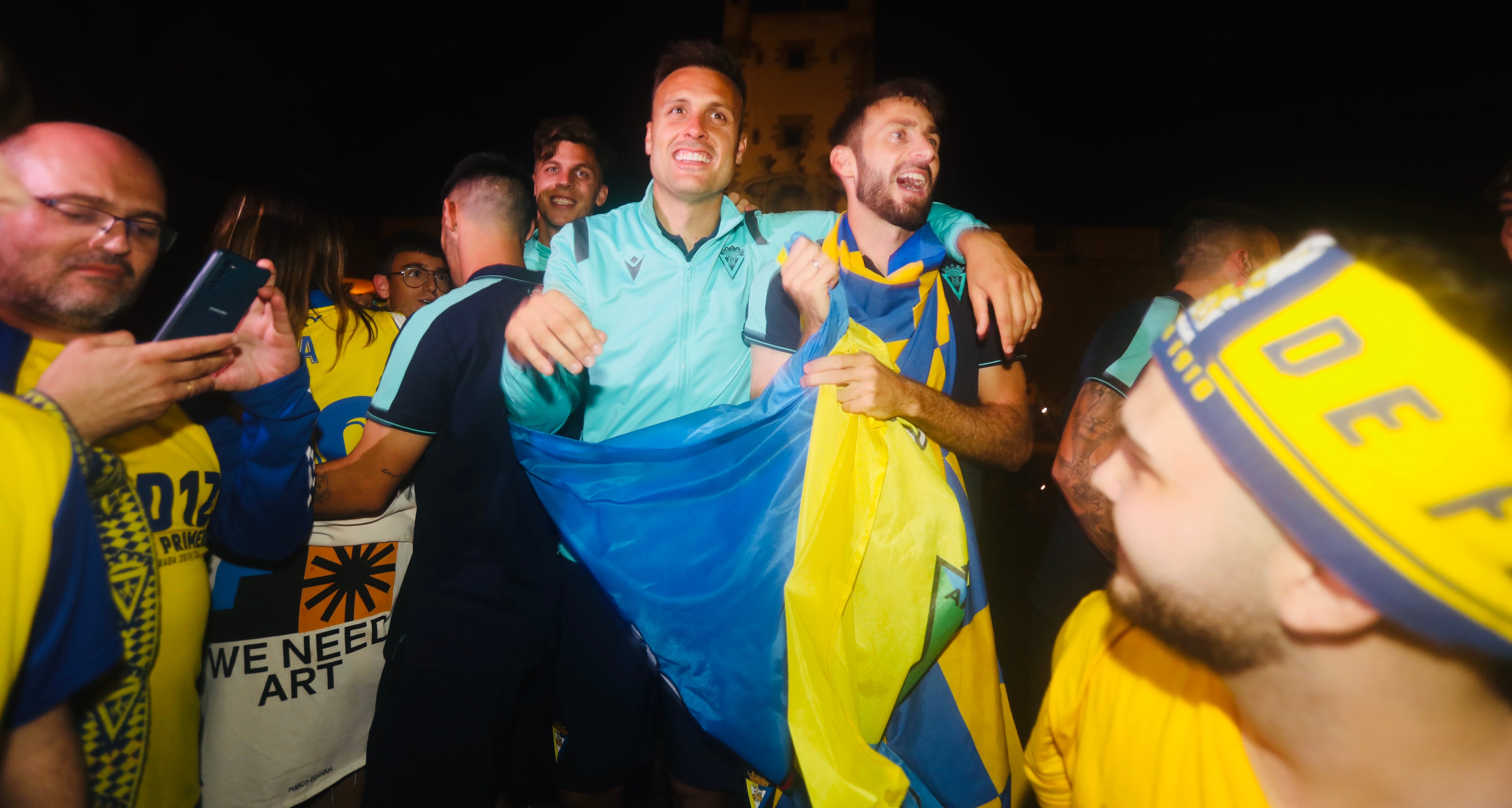 La celebración del Cádiz CF con su afición en imágenes