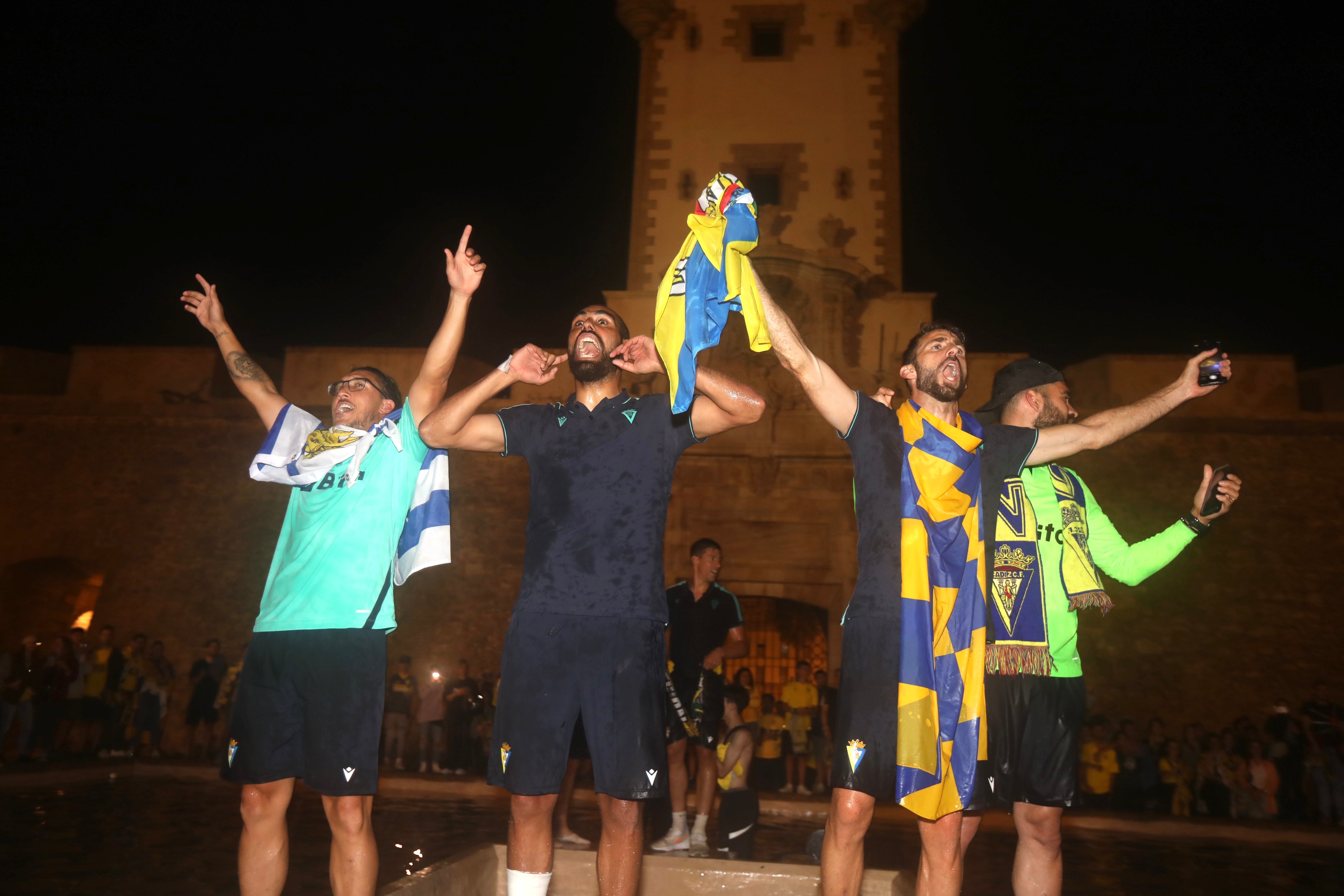 La celebración del Cádiz CF con su afición en imágenes