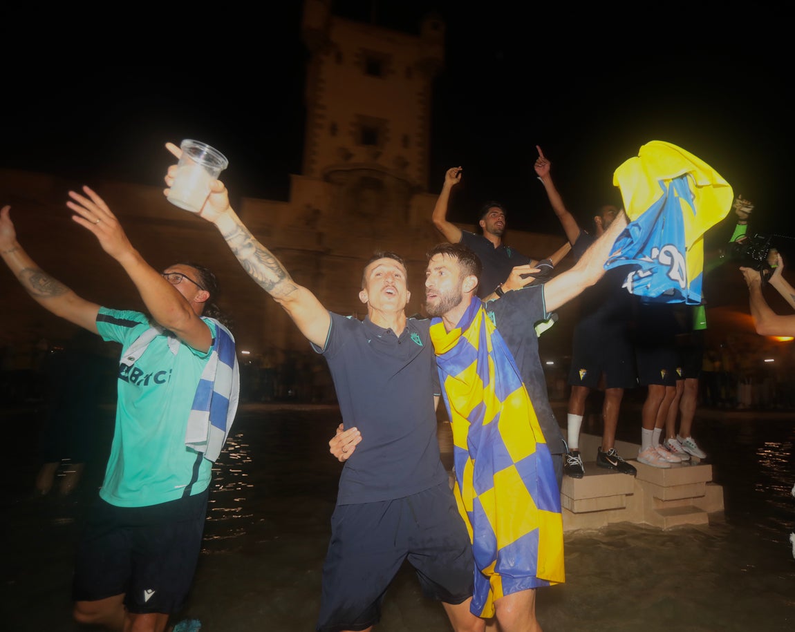 La celebración del Cádiz CF con su afición en imágenes