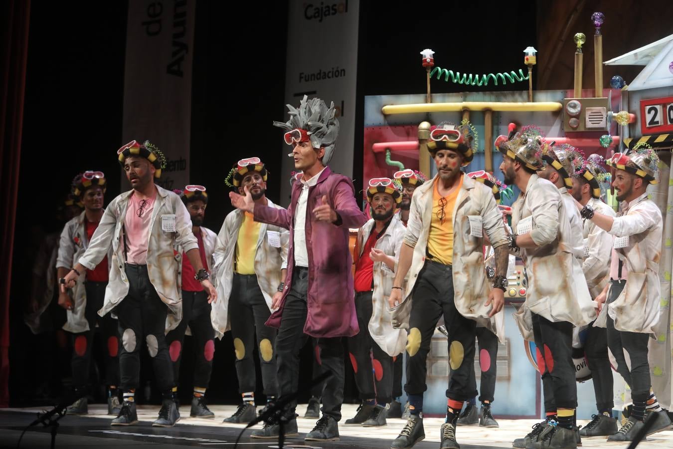 Fotos: Comparsa &#039;¿Me meto o no me meto?&#039; en el COAC 2022. Carnaval de Cádiz