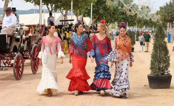 La radiante jornada del martes de Feria en Córdoba, en imágenes