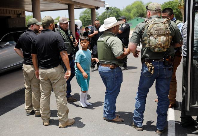 Imágenes tras el tiroteo en la escuela de primaria en Uvalde. 