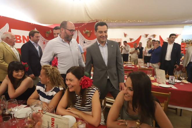 La visita del presidente de la Junta a la Feria, en imágenes