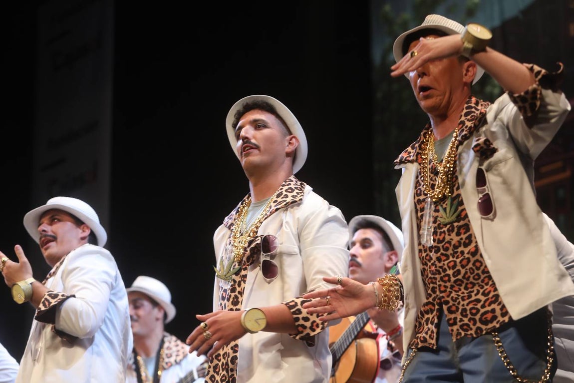 Fotos: Chirigota &#039;Yo no me quito del medio&#039; en el COAC 2022. Carnaval de Cádiz