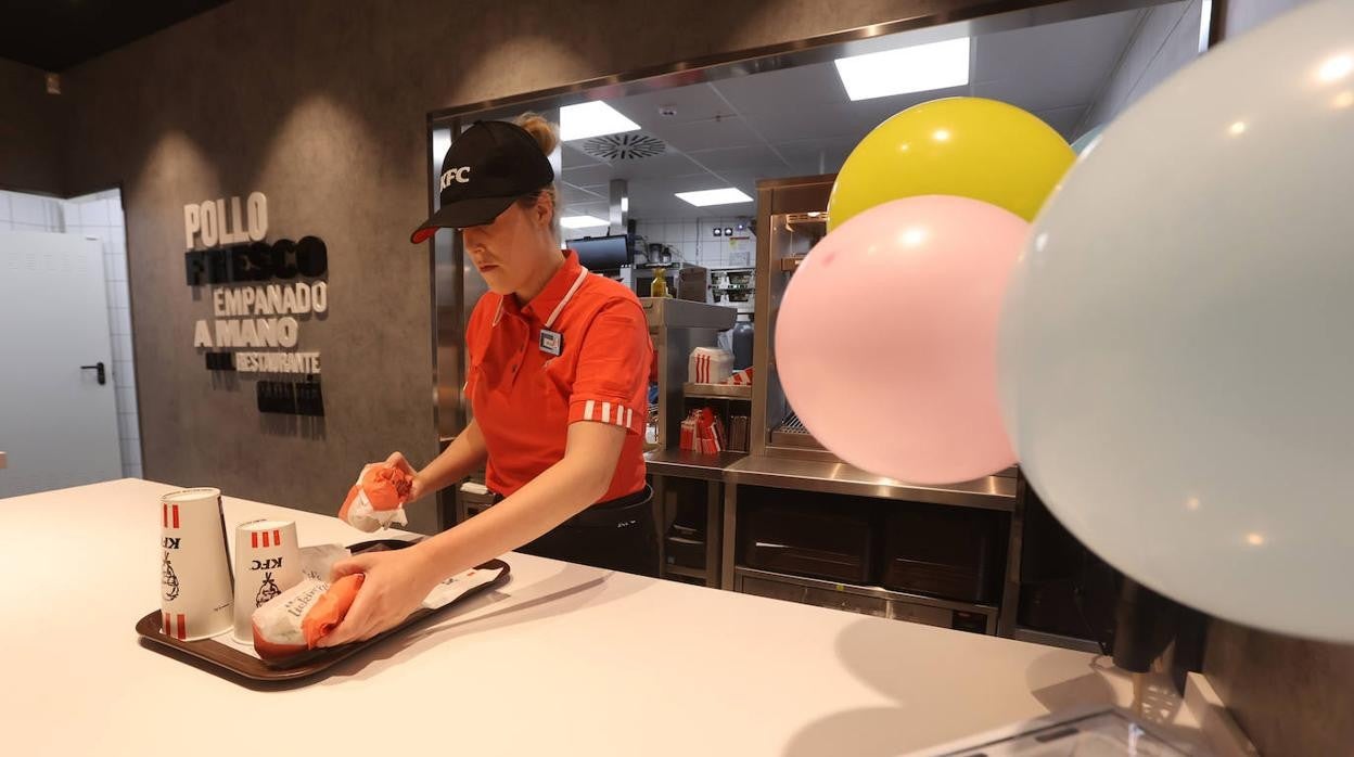 La inauguración del KFC en El Arcángel de Córdoba, en imágenes