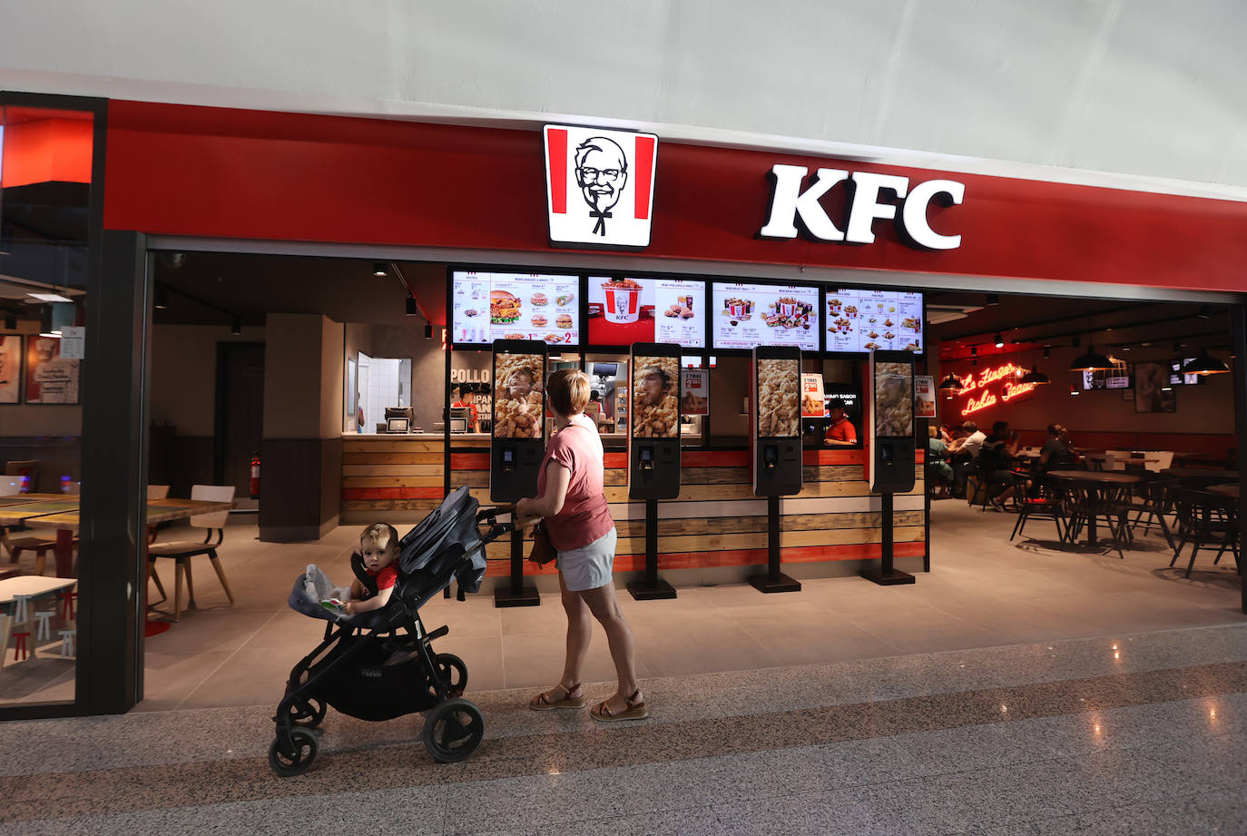 La inauguración del KFC en El Arcángel de Córdoba, en imágenes