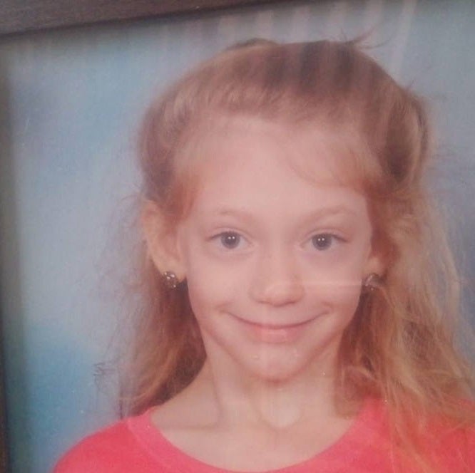 Miranda Mathis (11 años). «Siento mucho que te haya pasado esto, te queríamos mucho», escribía su prima Deanna en redes sociales. Sus hijos también estaban en la escuela cuando sucedieron los hechos. Se escaparon por una ventana y se refugiaron en una funeraria cercana.