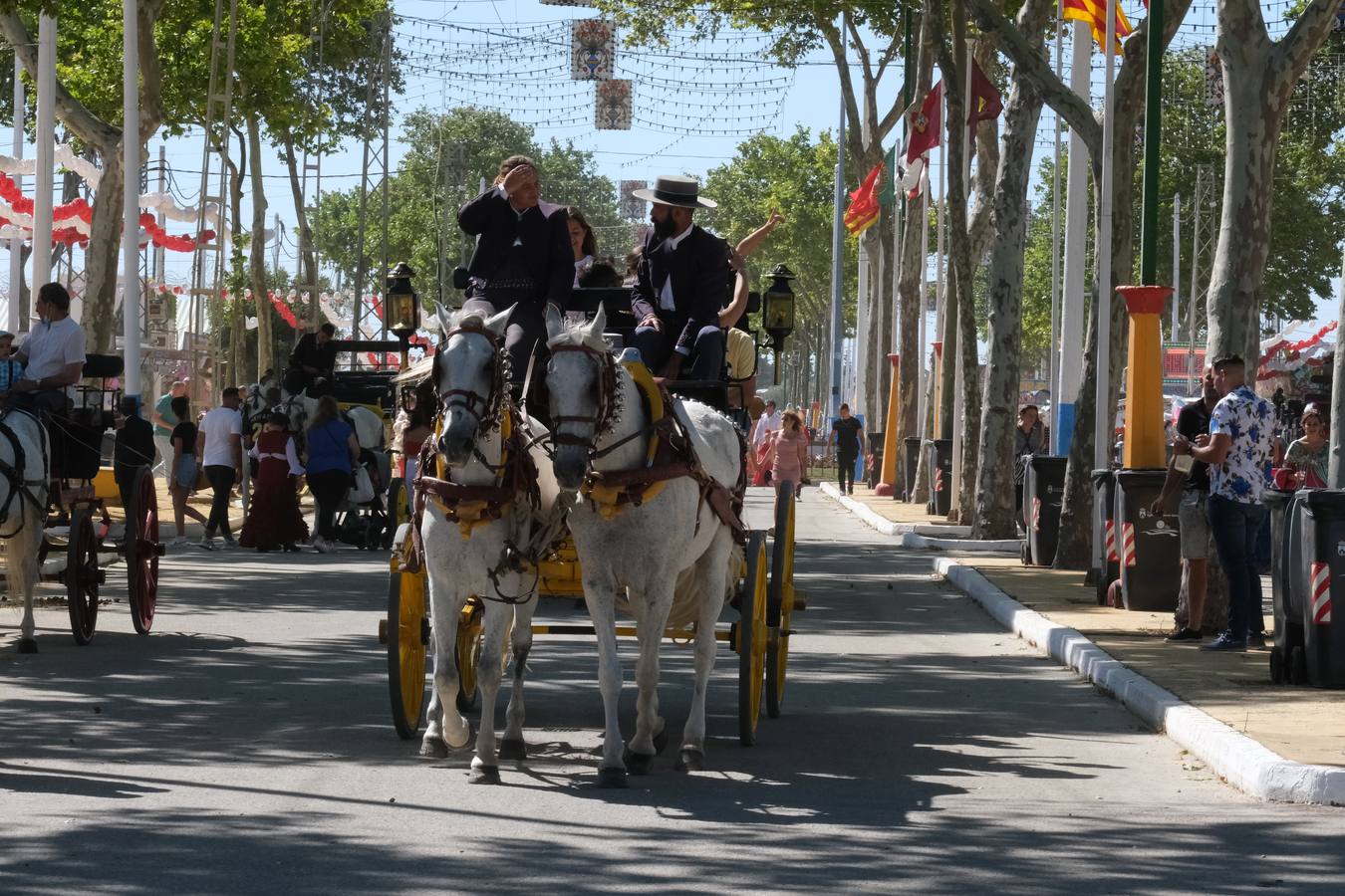 Fotos: Viento y calor en la primera jornada de la Feria de El Puerto en Las Banderas