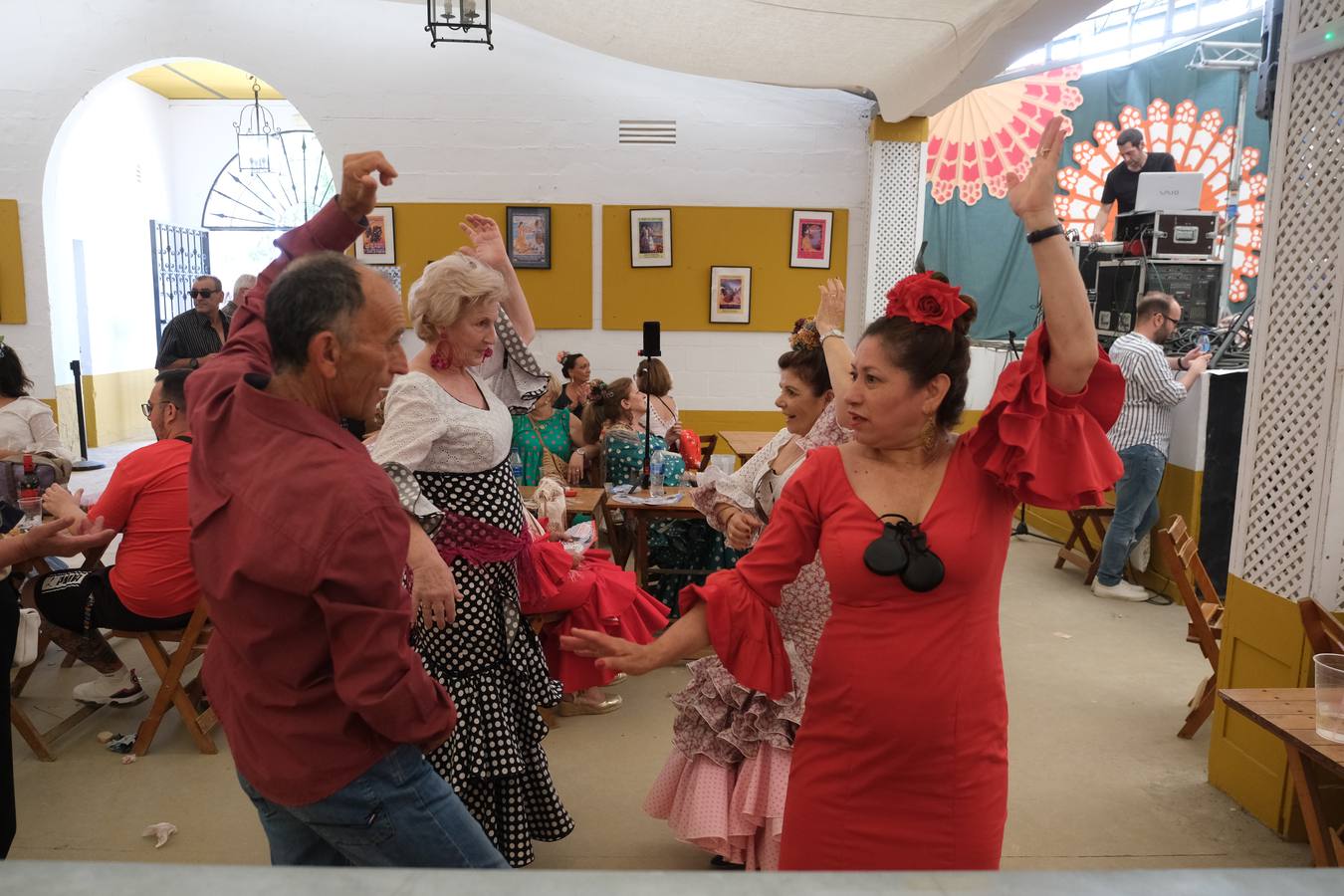 Fotos: Viento y calor en la primera jornada de la Feria de El Puerto en Las Banderas