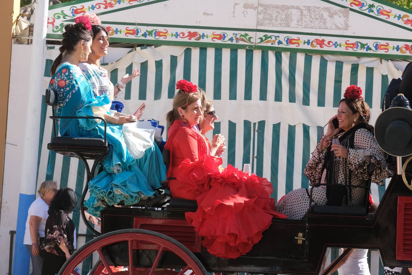 Fotos: Viento y calor en la primera jornada de la Feria de El Puerto en Las Banderas