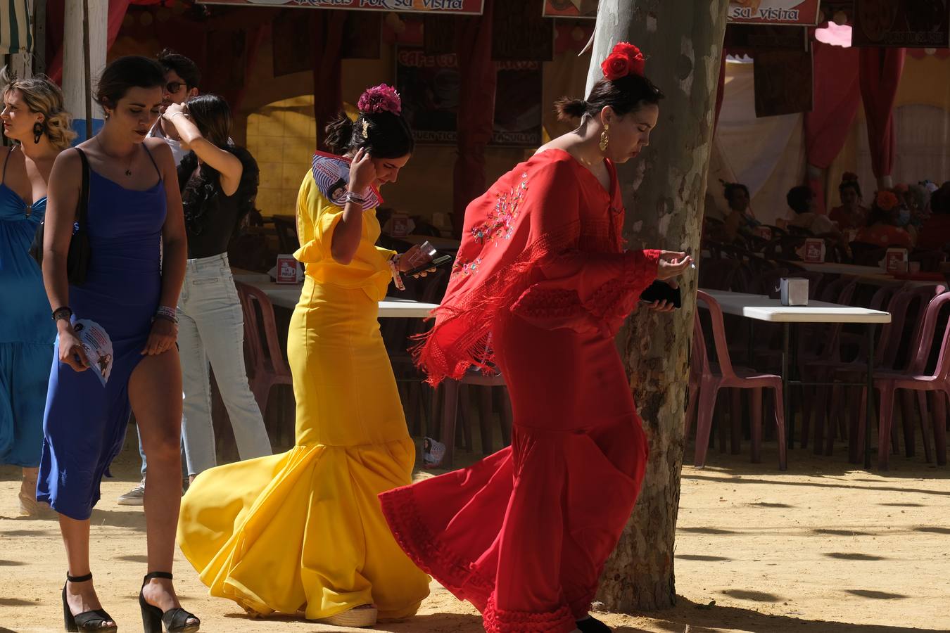 Fotos: Viento y calor en la primera jornada de la Feria de El Puerto en Las Banderas