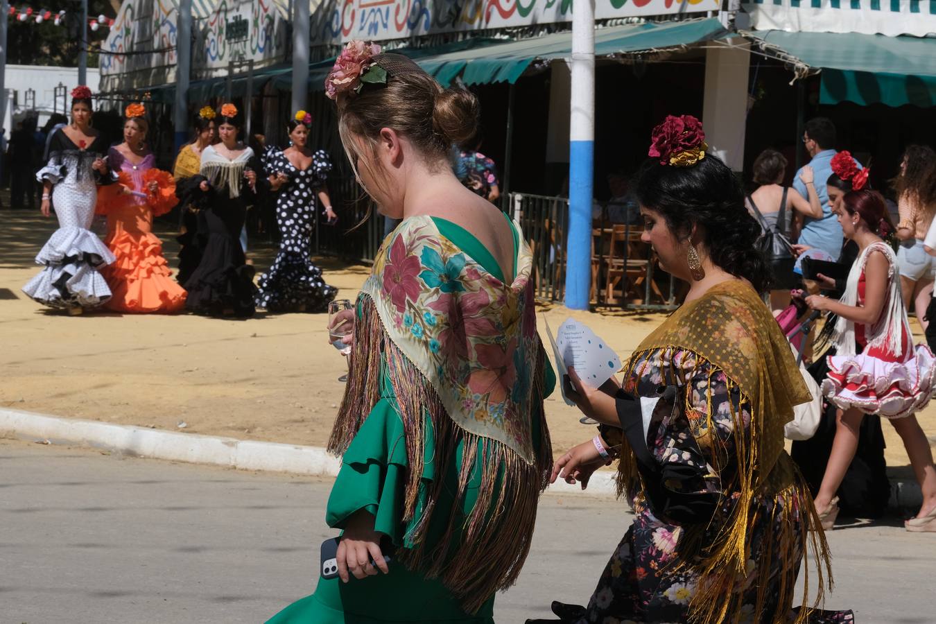 Fotos: Viento y calor en la primera jornada de la Feria de El Puerto en Las Banderas