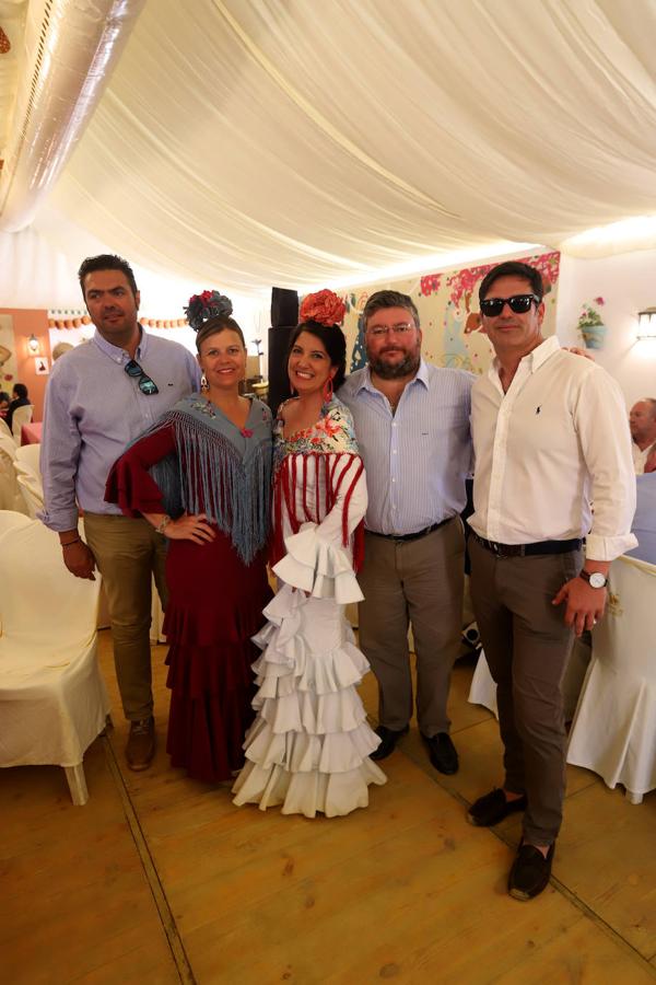 Feria de Córdoba 2022 | El colorido ambiente en las casetas del viernes, en imágenes