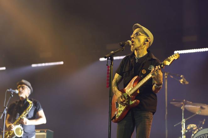 El vibrante concierto de Fito Fitipaldi en Córdoba, en imágenes