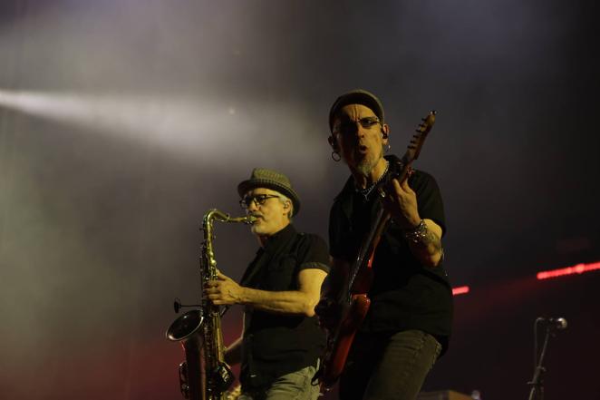 El vibrante concierto de Fito Fitipaldi en Córdoba, en imágenes