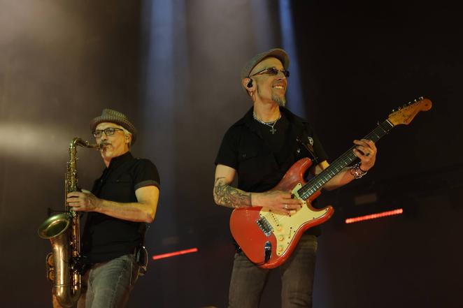 El vibrante concierto de Fito Fitipaldi en Córdoba, en imágenes