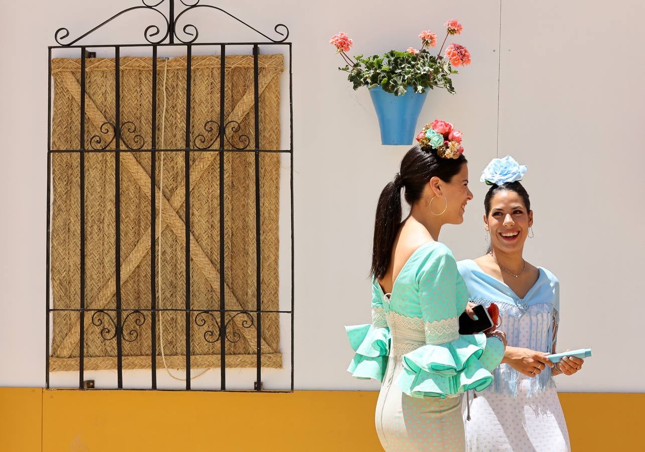 El divertido ambiente del viernes de Feria de Córdoba, en imágenes