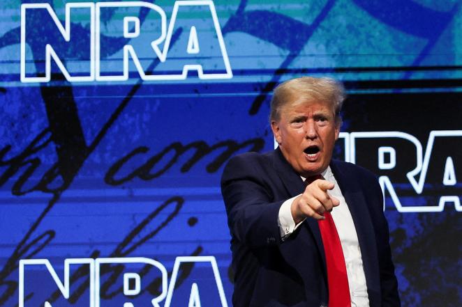 El expresidente Donald Trump durante su discurso en la convención de la NRA. 