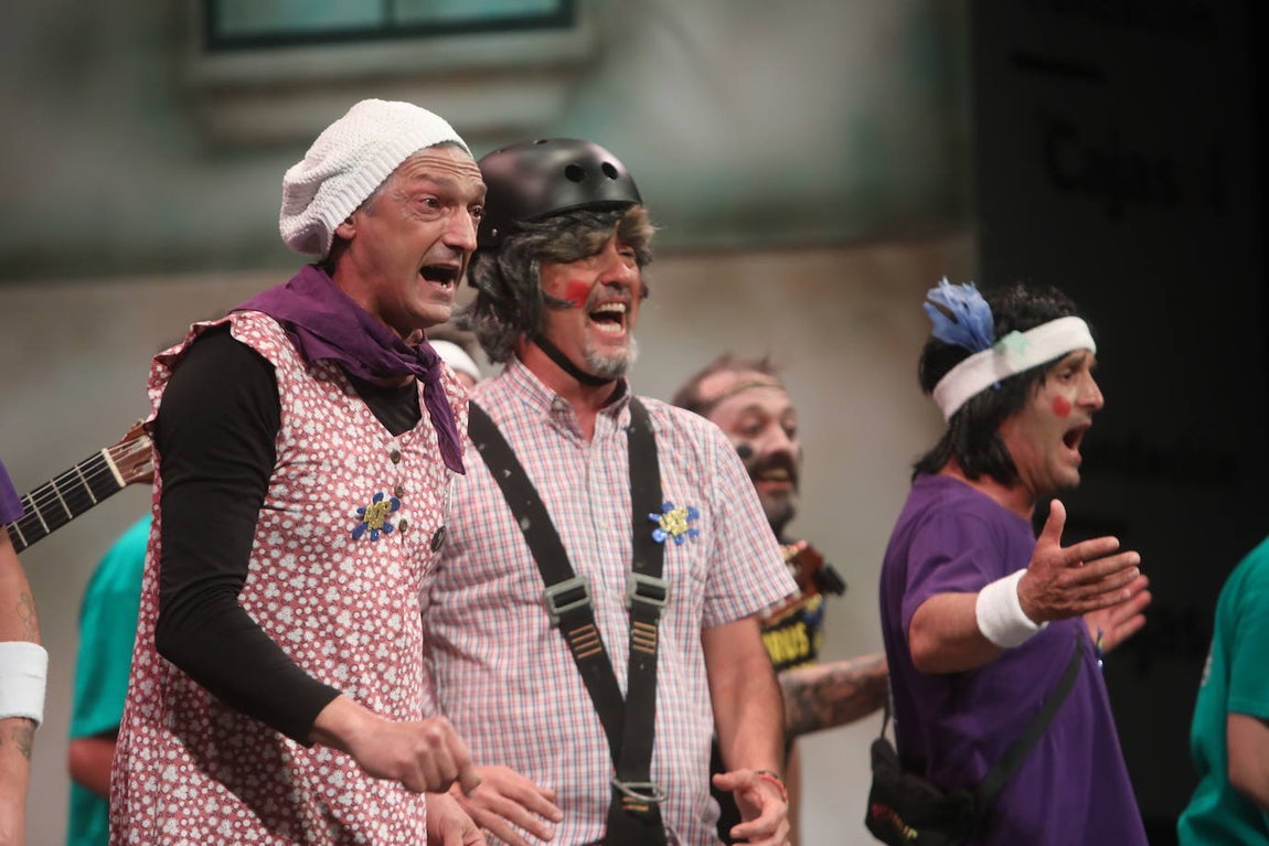 Fotos: Chirigota &#039;Los cuarentenas principales&#039; en el COAC 2022