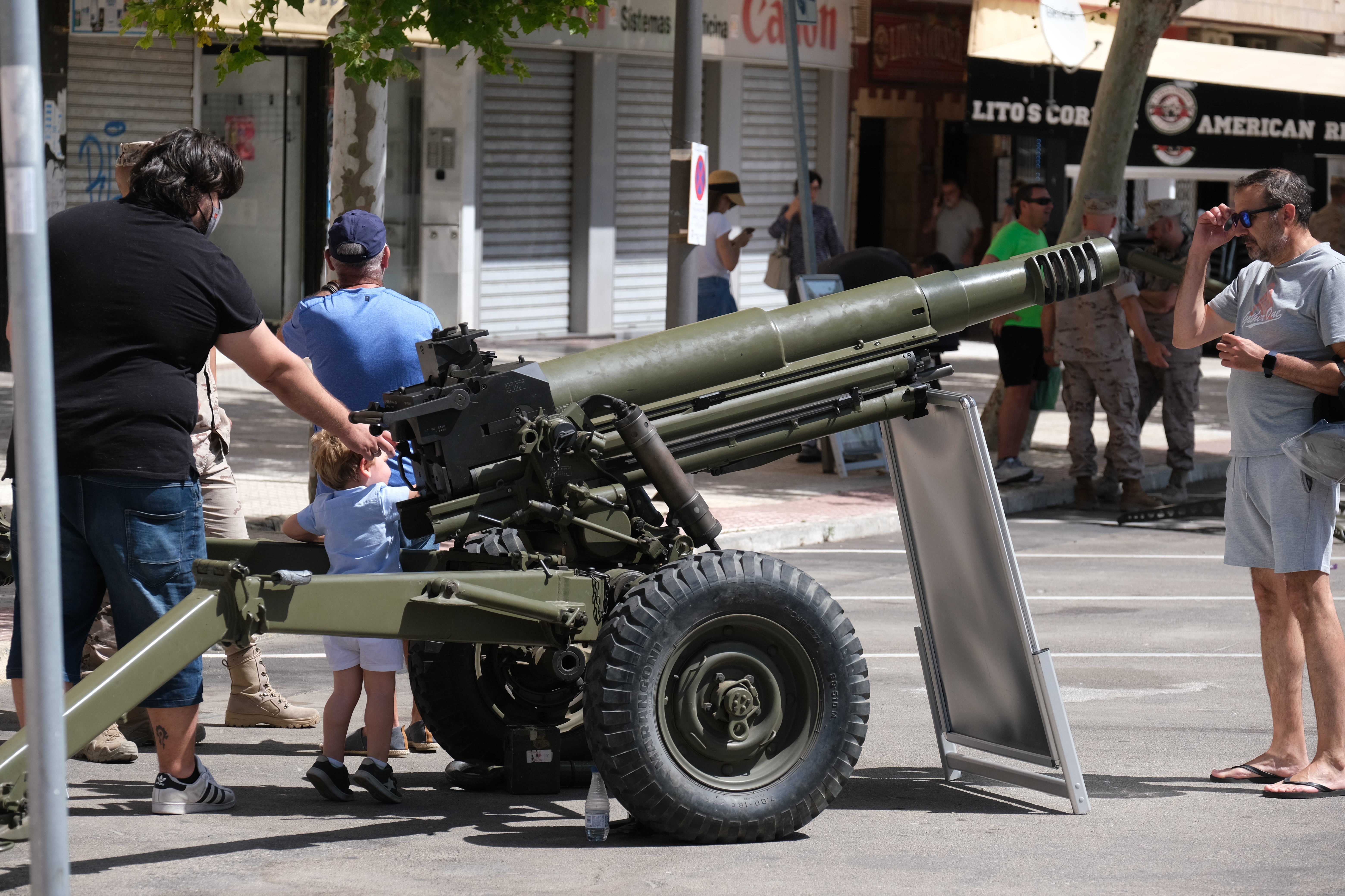 En imágenes: Día de las Fuerzas Armadas en Cádiz