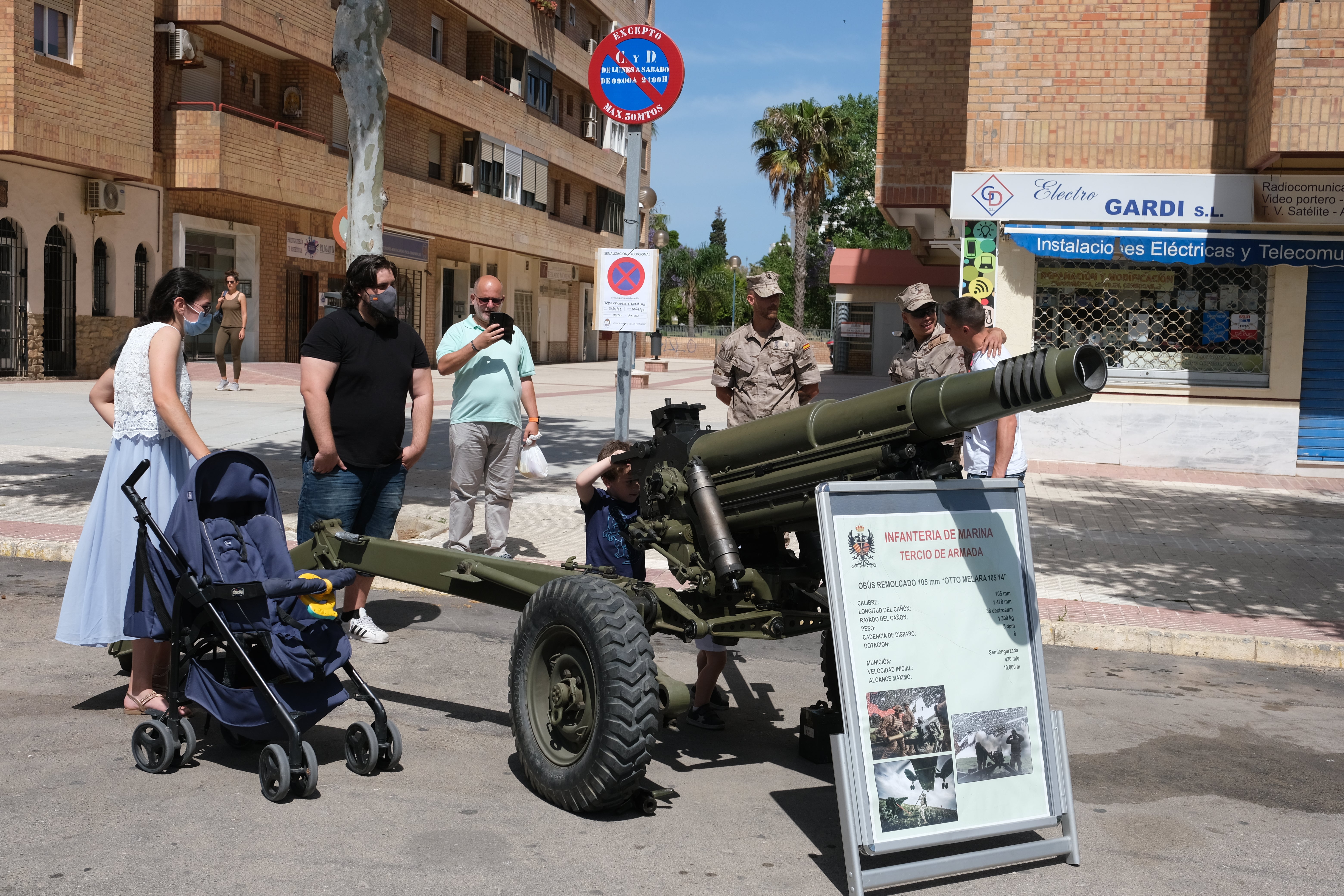 En imágenes: Día de las Fuerzas Armadas en Cádiz