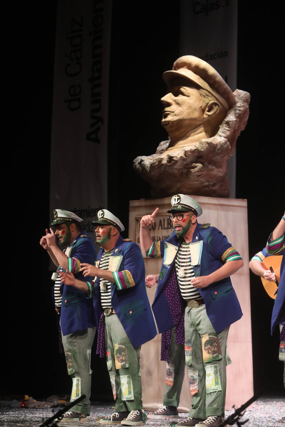 Fotos: Chirigota &#039;Los Paco Alga&#039; en el COAC 2022. Carnaval de Cádiz