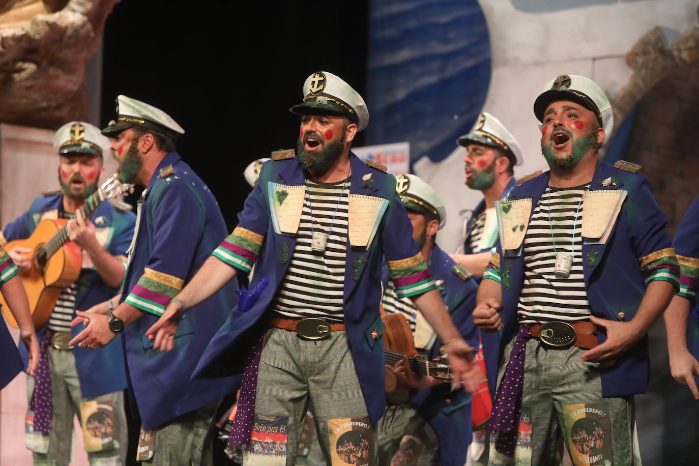 Fotos: Chirigota &#039;Los Paco Alga&#039; en el COAC 2022. Carnaval de Cádiz