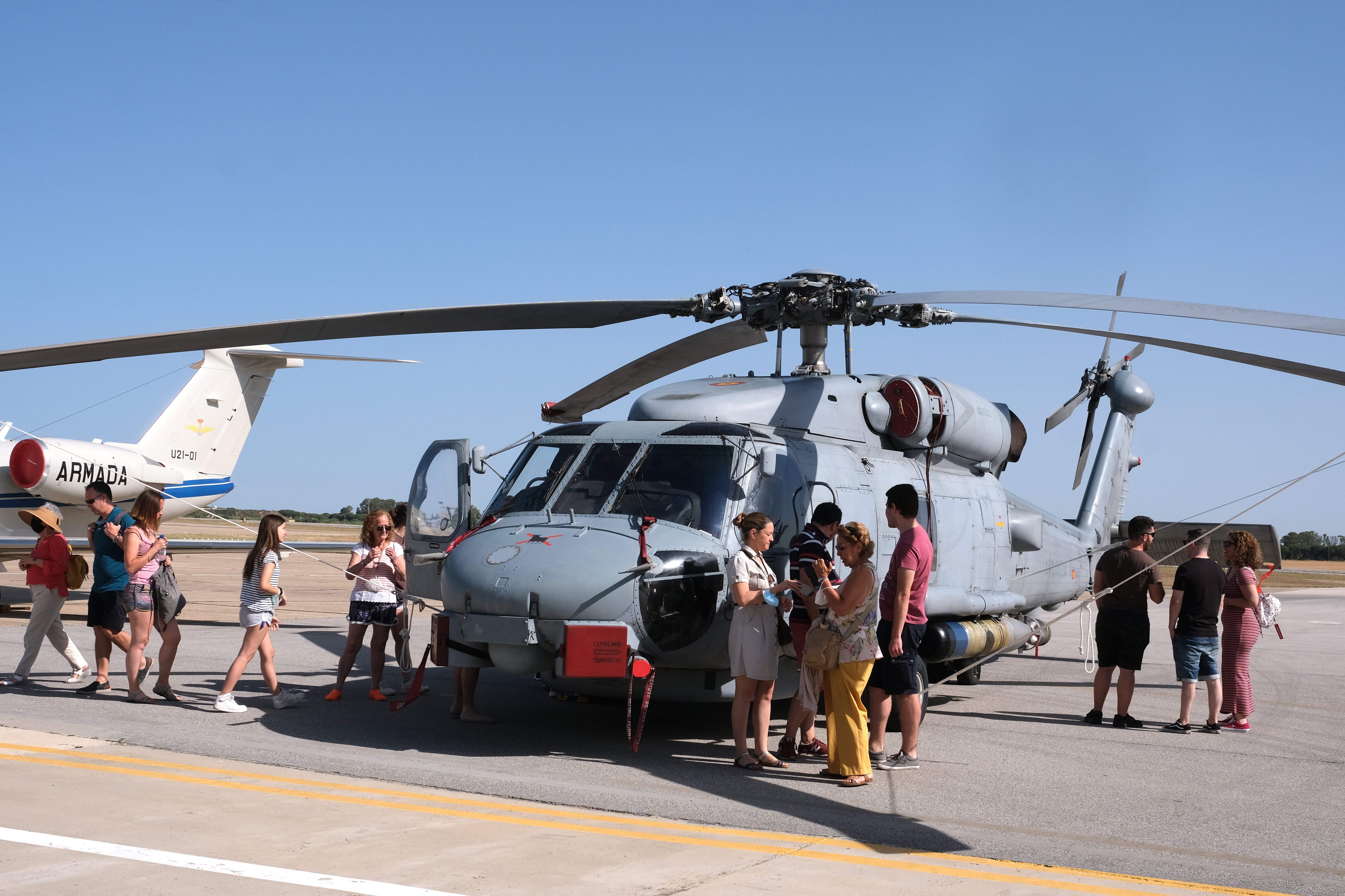 En imágenes: Día de las Fuerzas Armadas en Cádiz